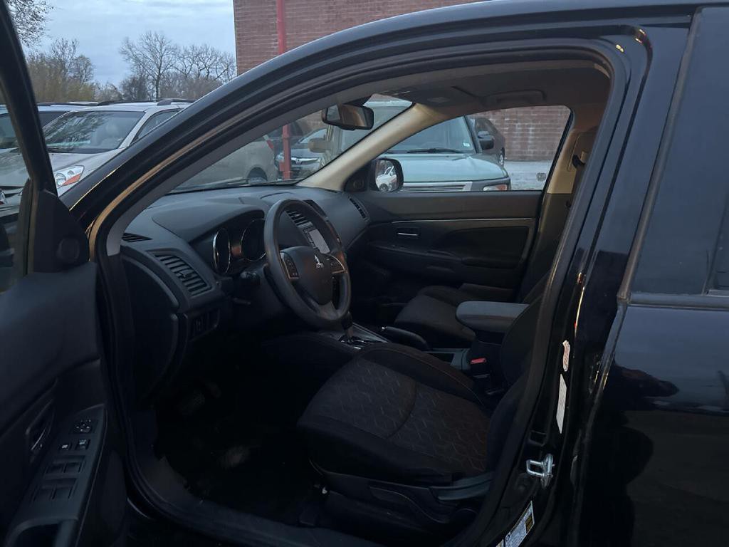 2021 Mitsubishi Outlander Image 10