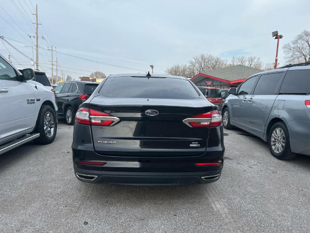 2020 Ford Fusion Image 4