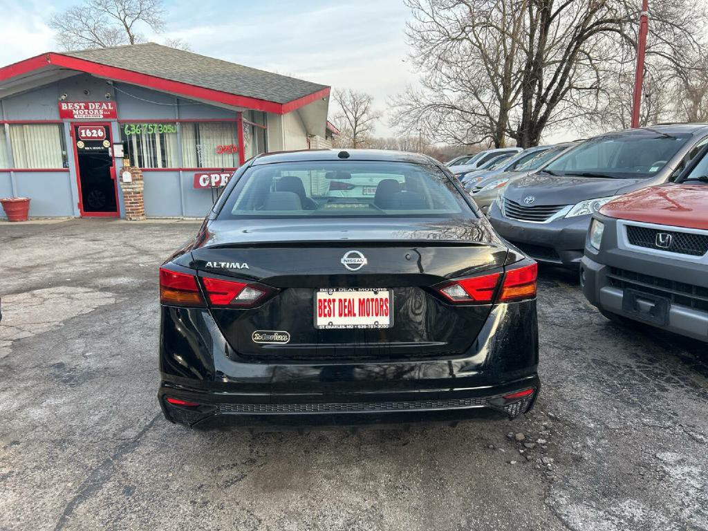 2020 Nissan Altima Image 4