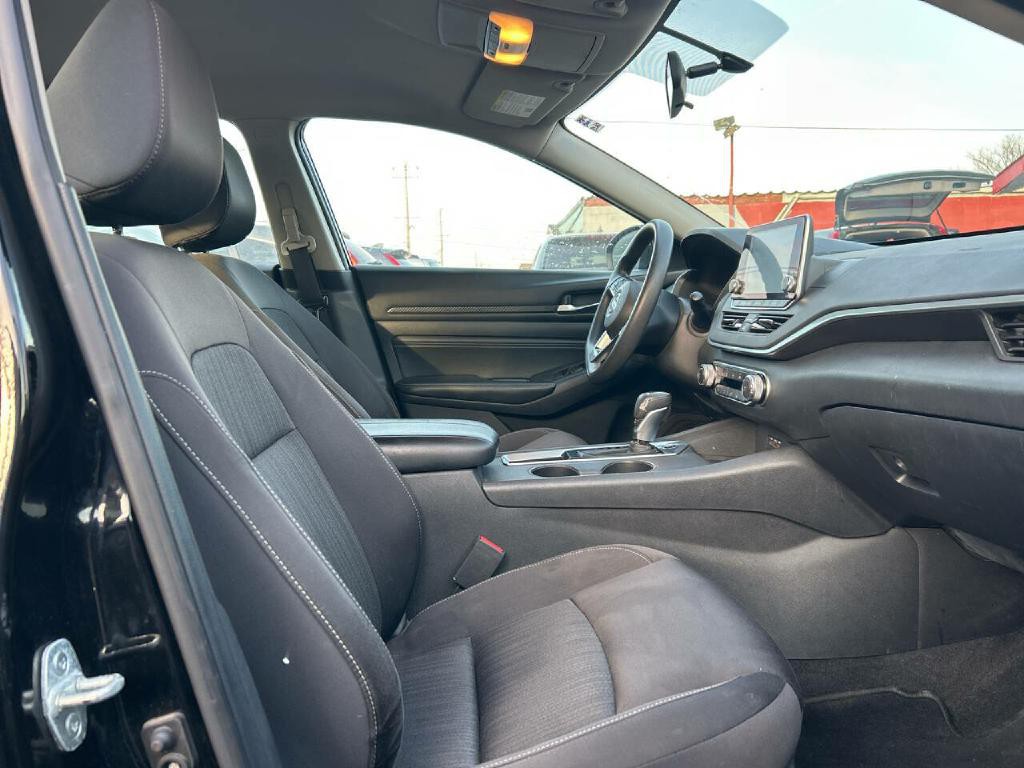 2020 Nissan Altima Image 8