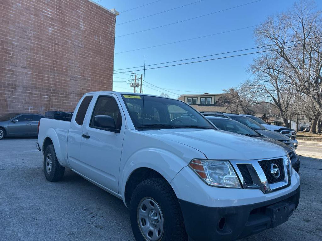 2016 Nissan Frontier Image 3