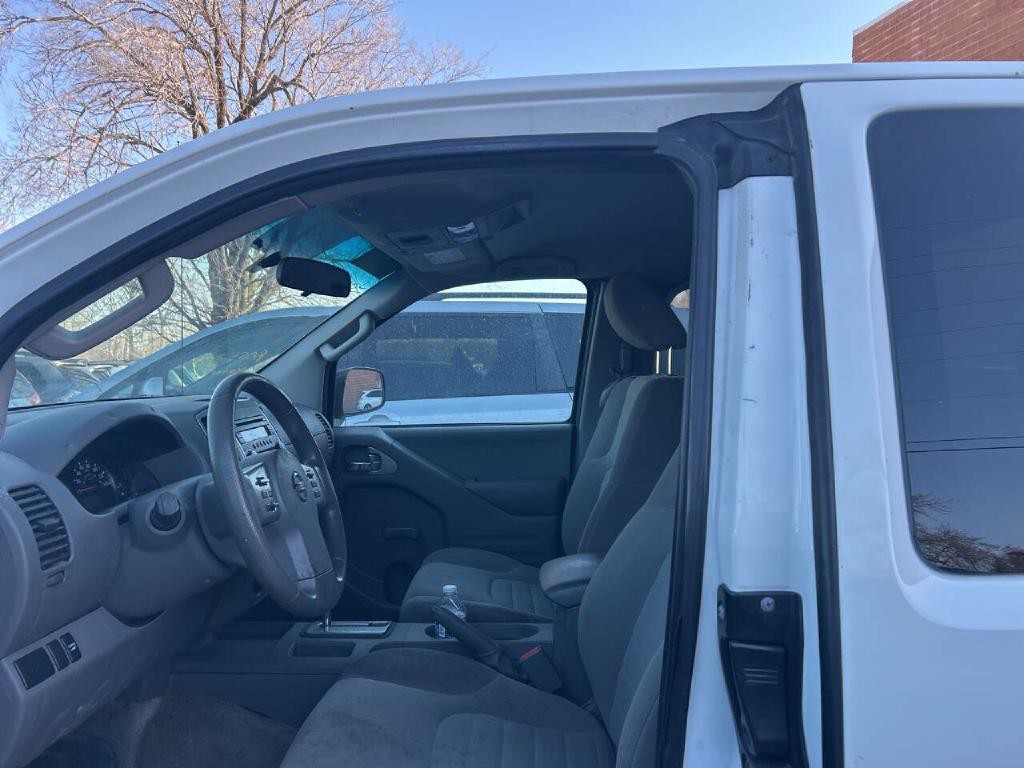 2016 Nissan Frontier Image 5