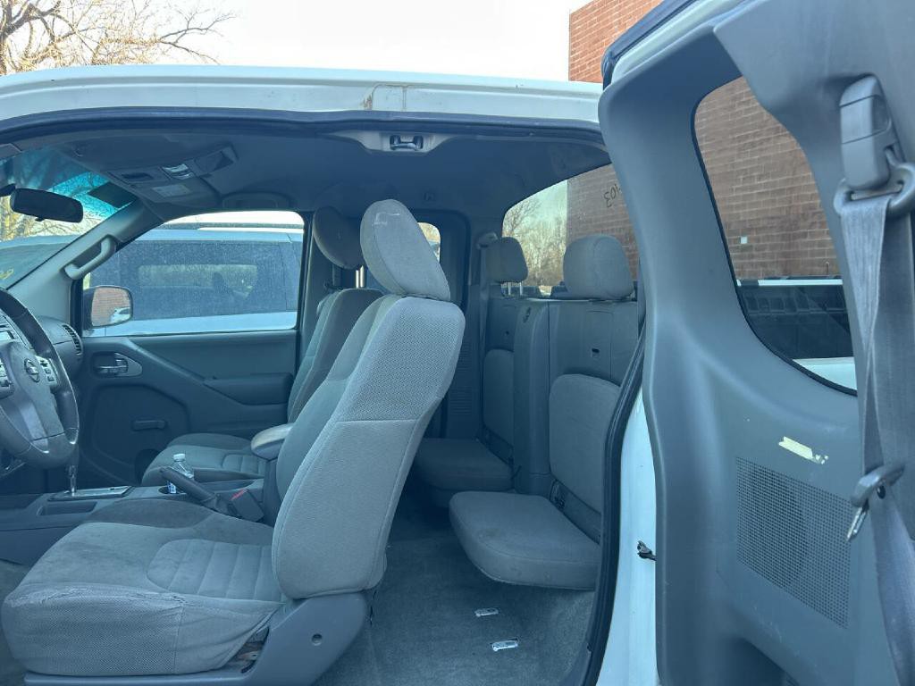 2016 Nissan Frontier Image 6