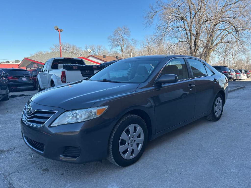 2010 Toyota Camry Image 1