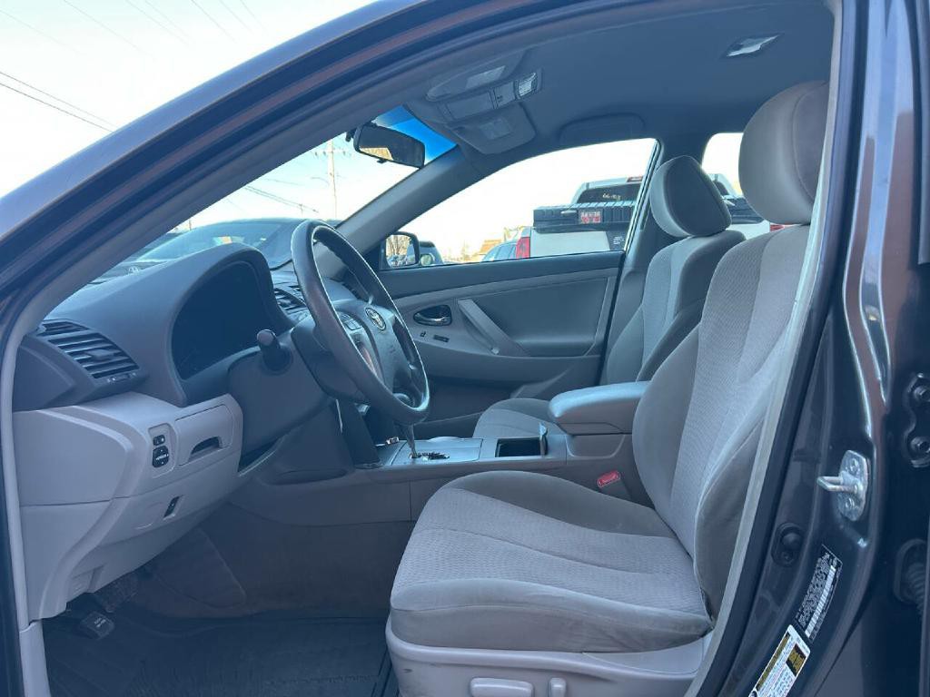 2010 Toyota Camry Image 6