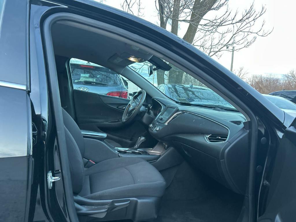 2018 Chevrolet Malibu Image 9