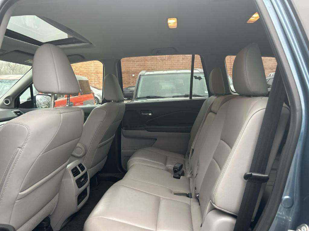2017 Honda Pilot Image 8