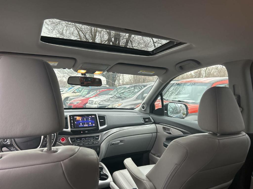 2017 Honda Pilot Image 9