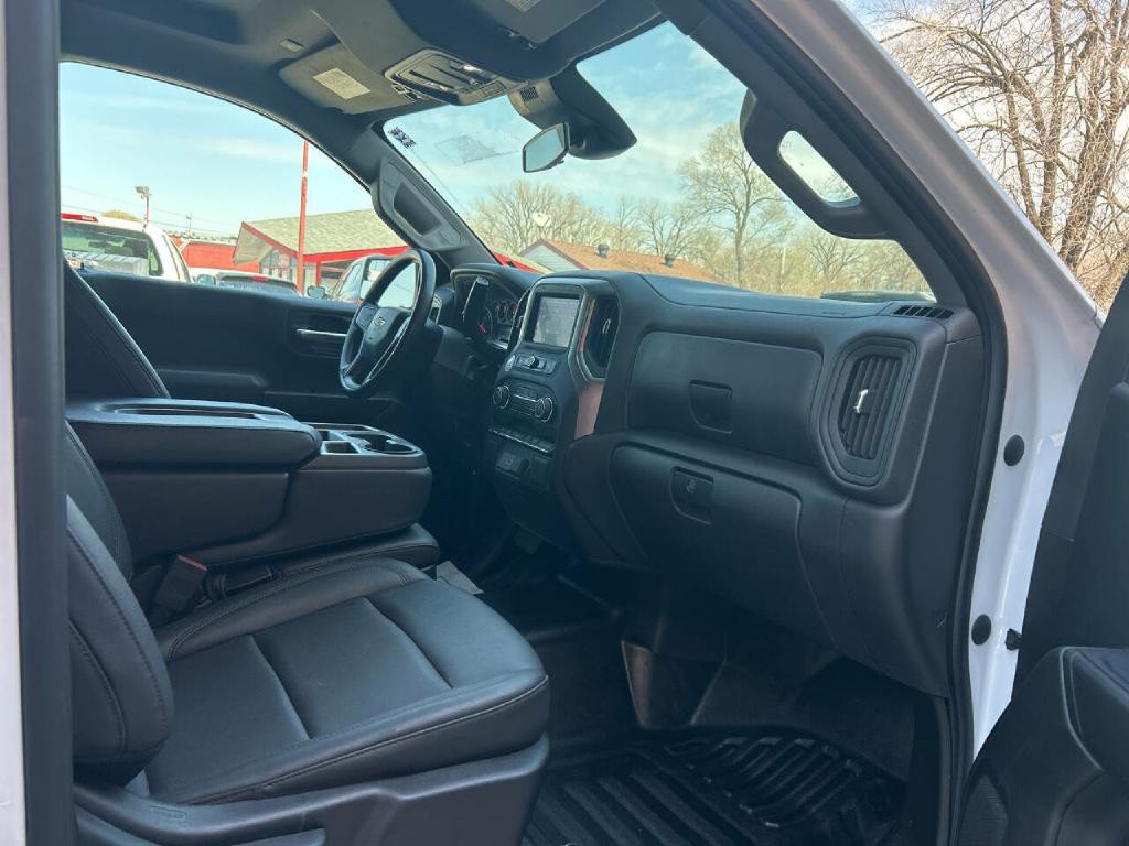 2023 Chevrolet Silverado 1500 Image 9