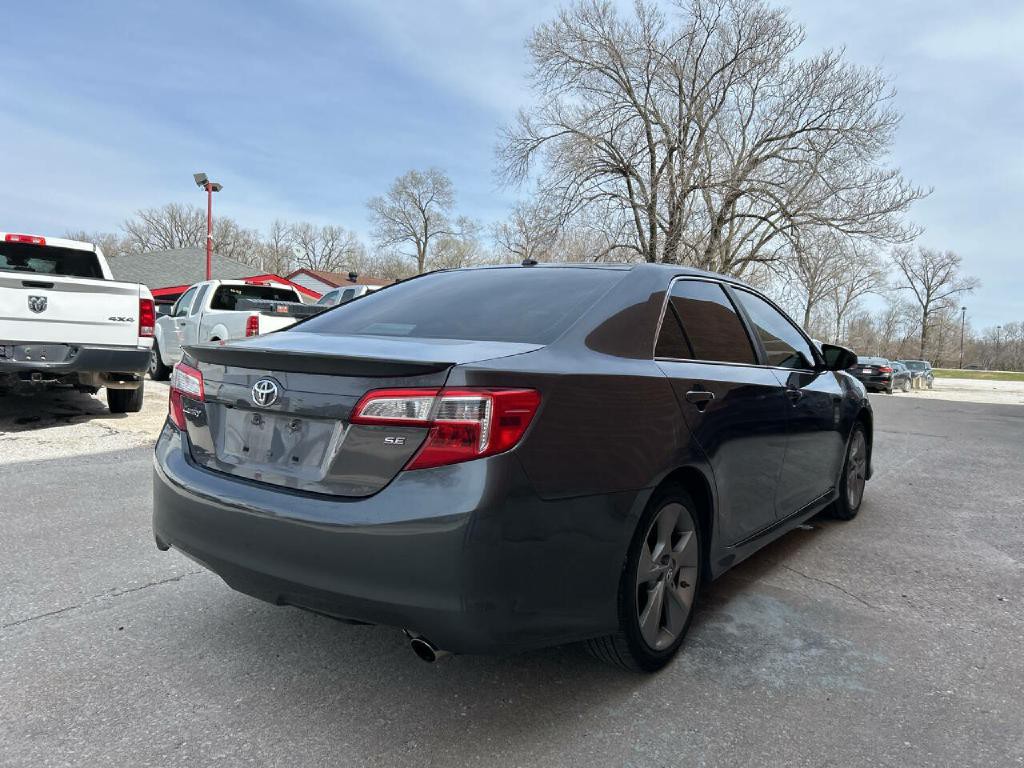 2014 Toyota Camry Image 4
