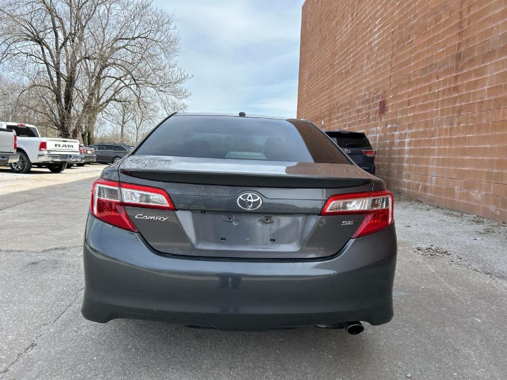 2014 Toyota Camry Image 5