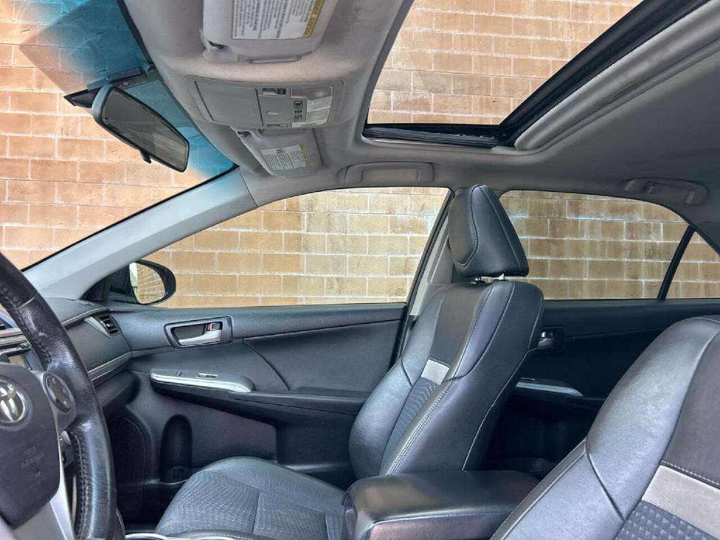 2014 Toyota Camry Image 9