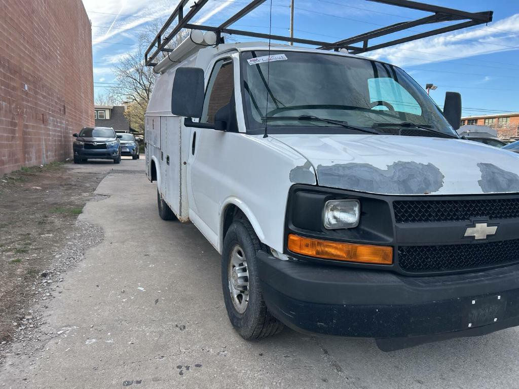 2012 Chevrolet Express Image 3