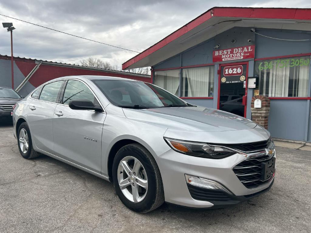 2022 Chevrolet Malibu Image 2