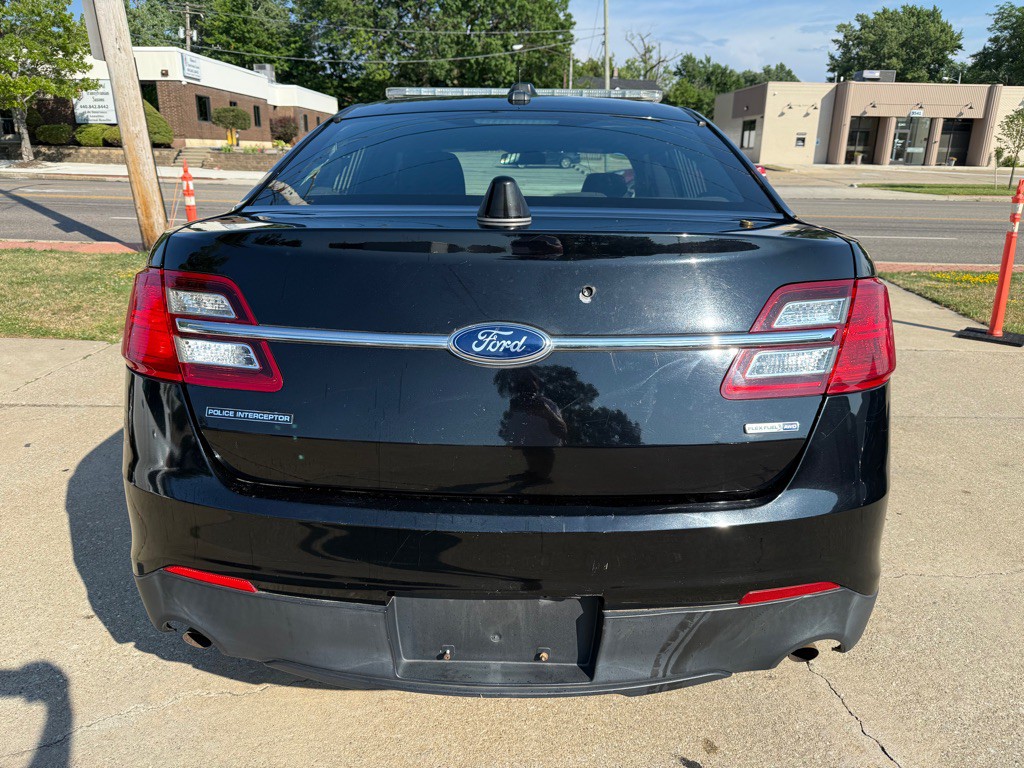 2015 Ford Taurus Image 7