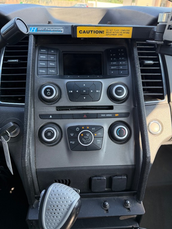 2015 Ford Taurus Image 18