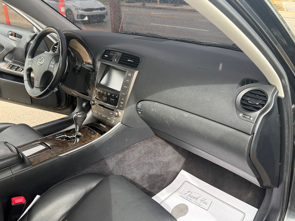 2009 Lexus IS Image 12