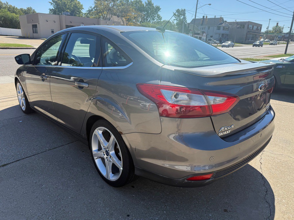 2012 Ford Focus Image 6