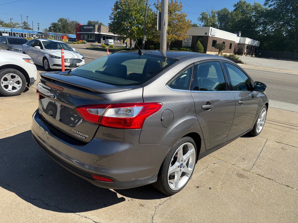 2012 Ford Focus Image 8