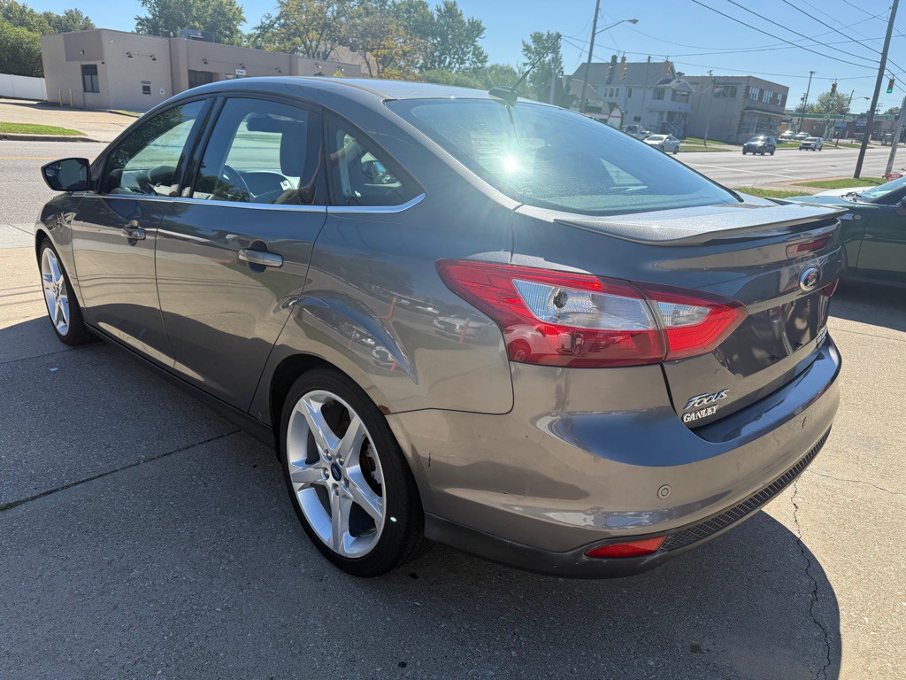 2012 Ford Focus Image 10