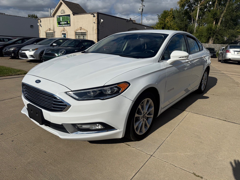 2017 Ford Fusion Image 1