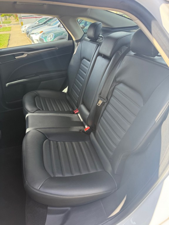 2017 Ford Fusion Image 12