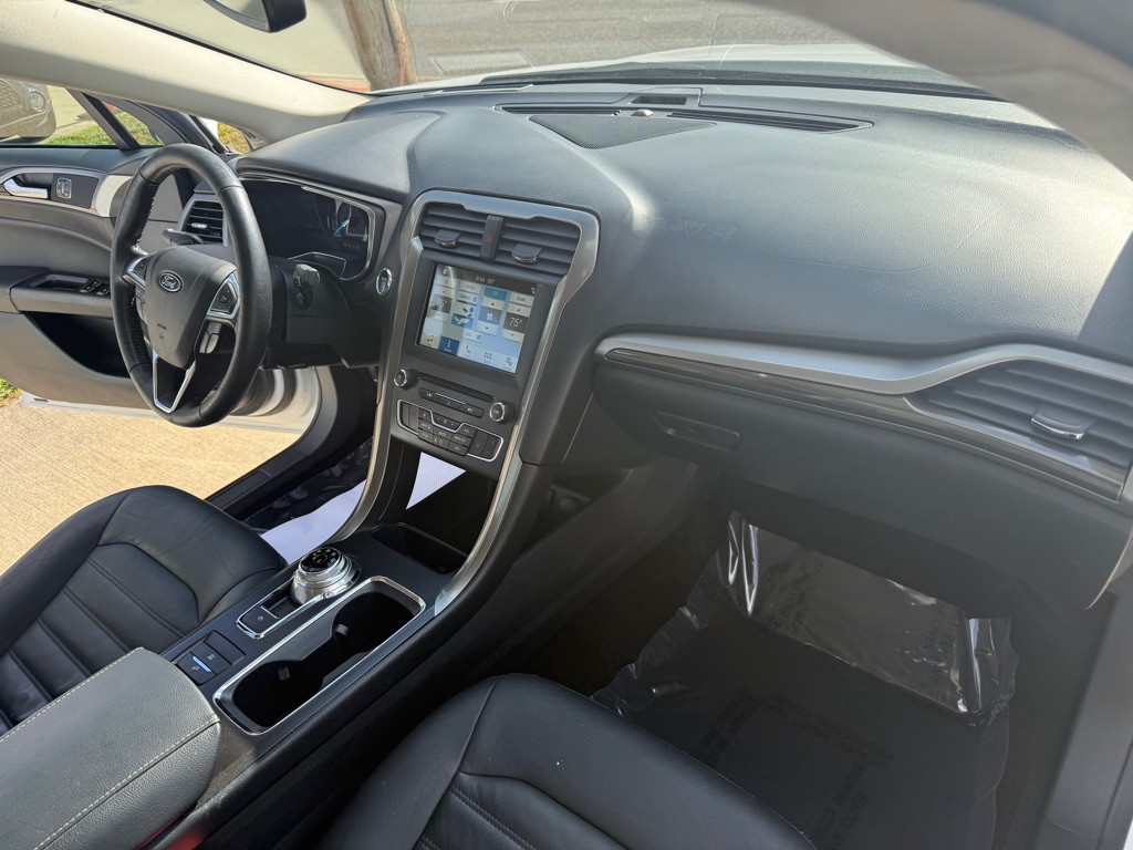 2017 Ford Fusion Image 15