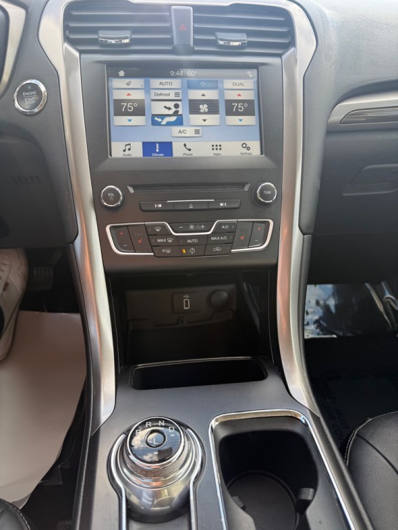 2017 Ford Fusion Image 23