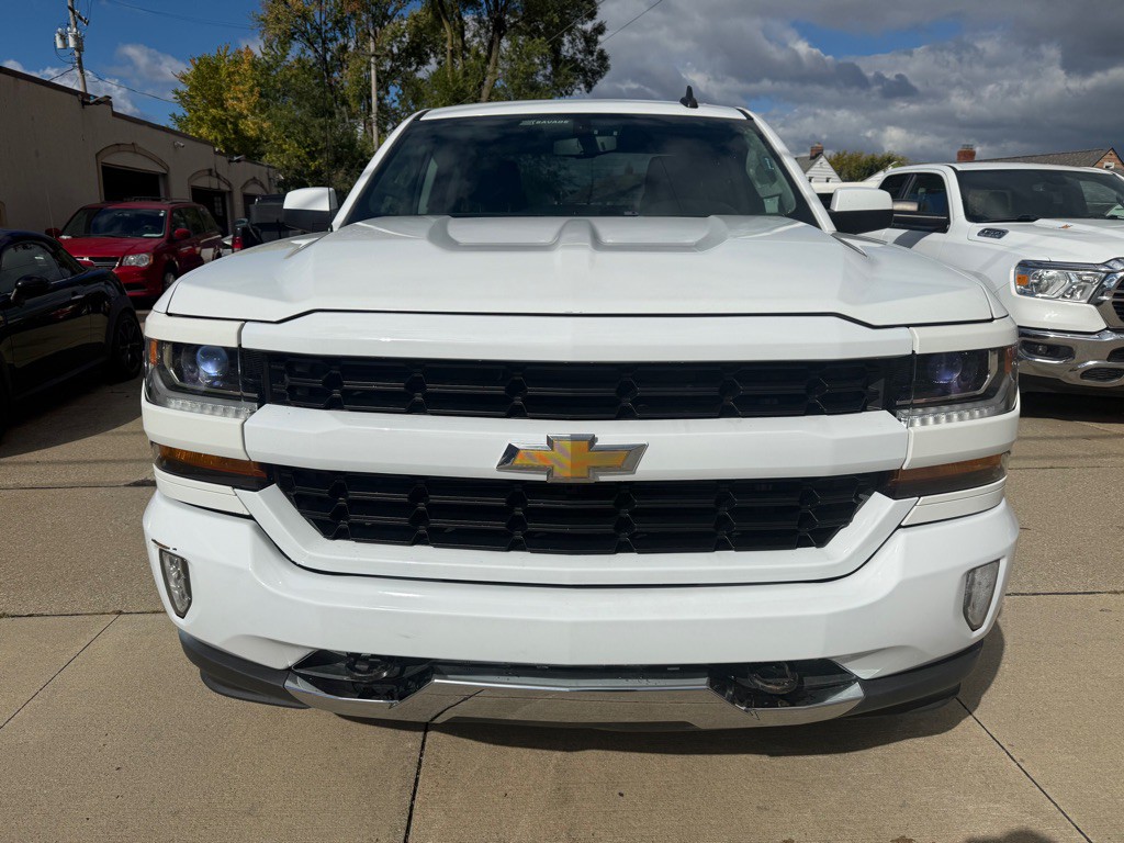 2018 Chevrolet Silverado 1500 Image 2