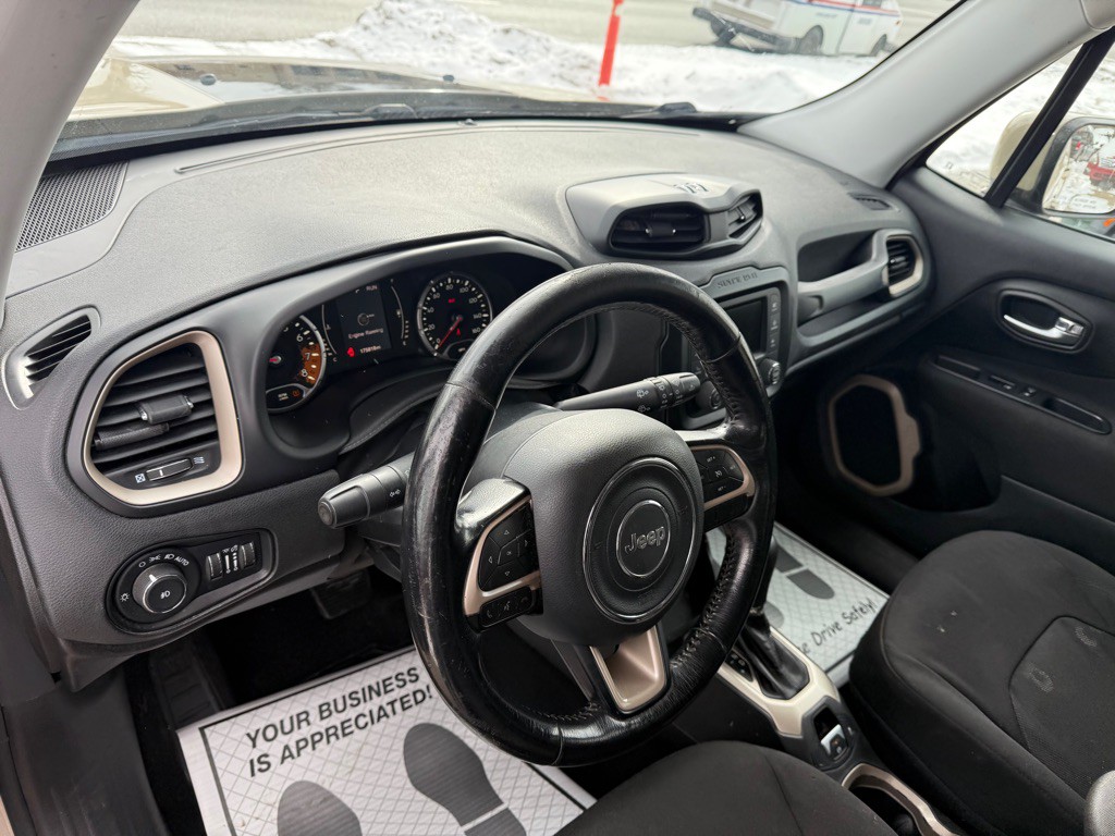 2016 Jeep Renegade Image 11