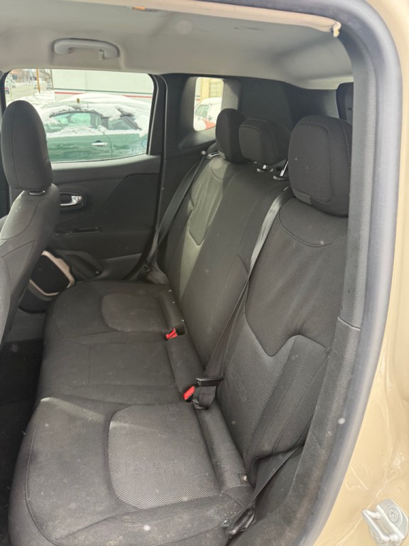 2016 Jeep Renegade Image 14