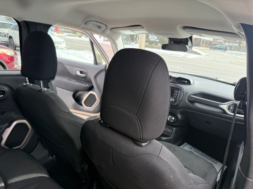 2016 Jeep Renegade Image 17