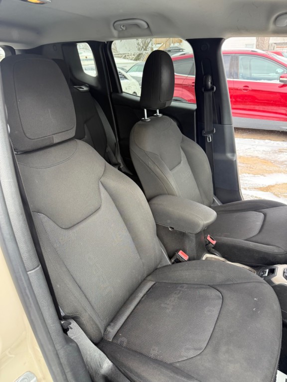 2016 Jeep Renegade Image 21