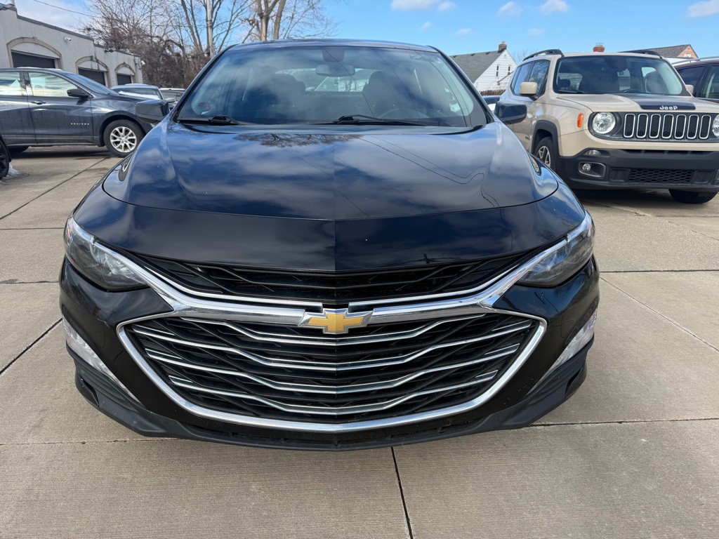 2020 Chevrolet Malibu Image 2