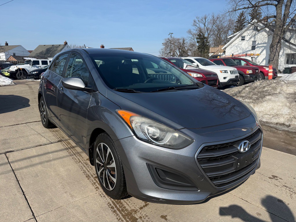 2016 Hyundai Elantra Image 3