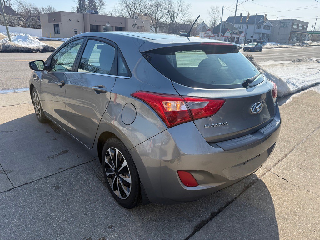 2016 Hyundai Elantra Image 10