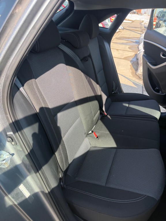 2016 Hyundai Elantra Image 12