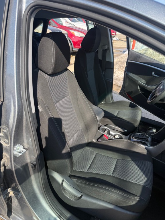 2016 Hyundai Elantra Image 13