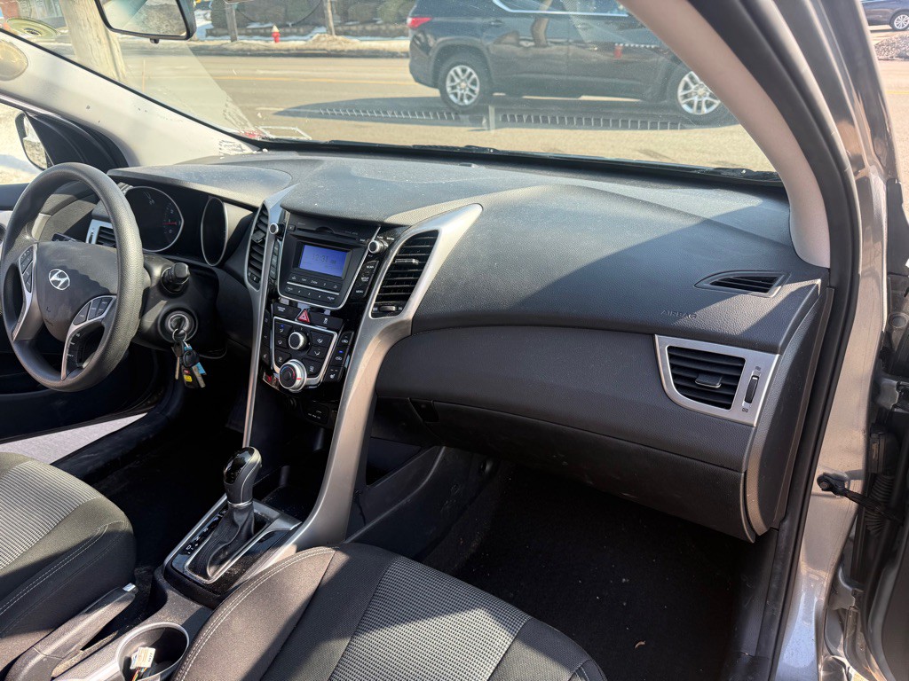 2016 Hyundai Elantra Image 14