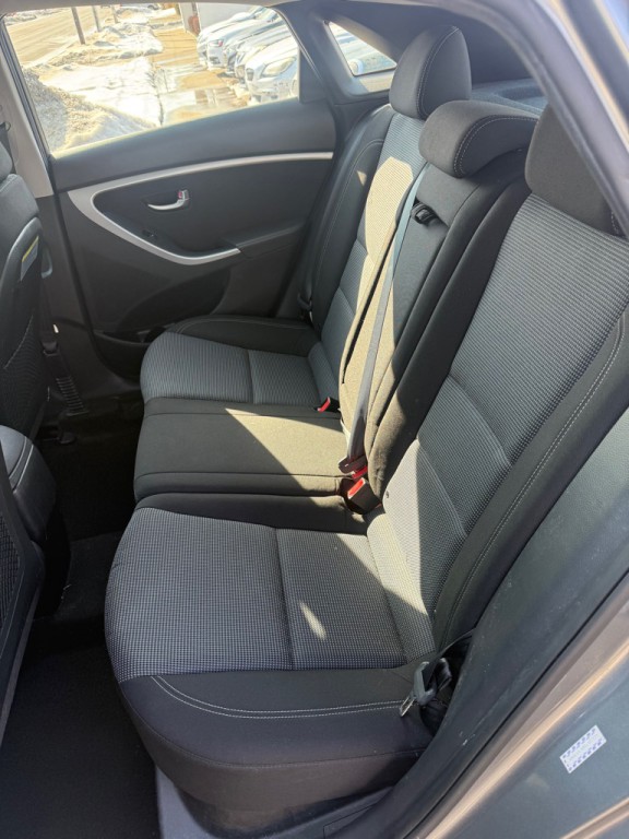 2016 Hyundai Elantra Image 15