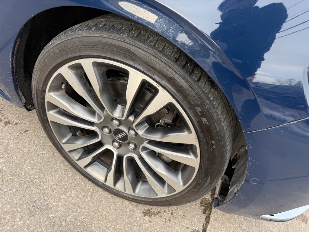 2018 Lincoln Continental Image 3