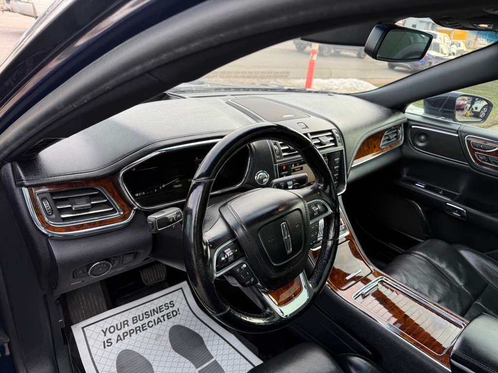 2018 Lincoln Continental Image 10