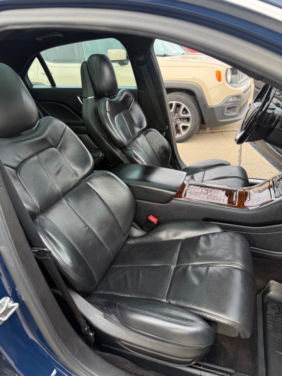 2018 Lincoln Continental Image 17