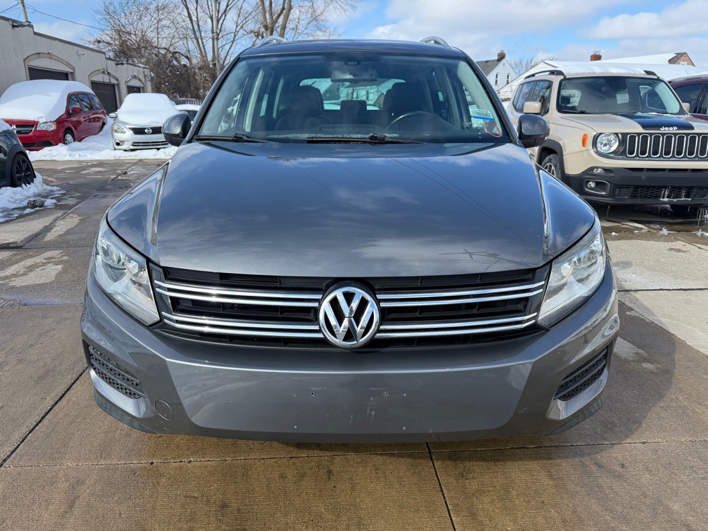 2017 Volkswagen Tiguan Image 2