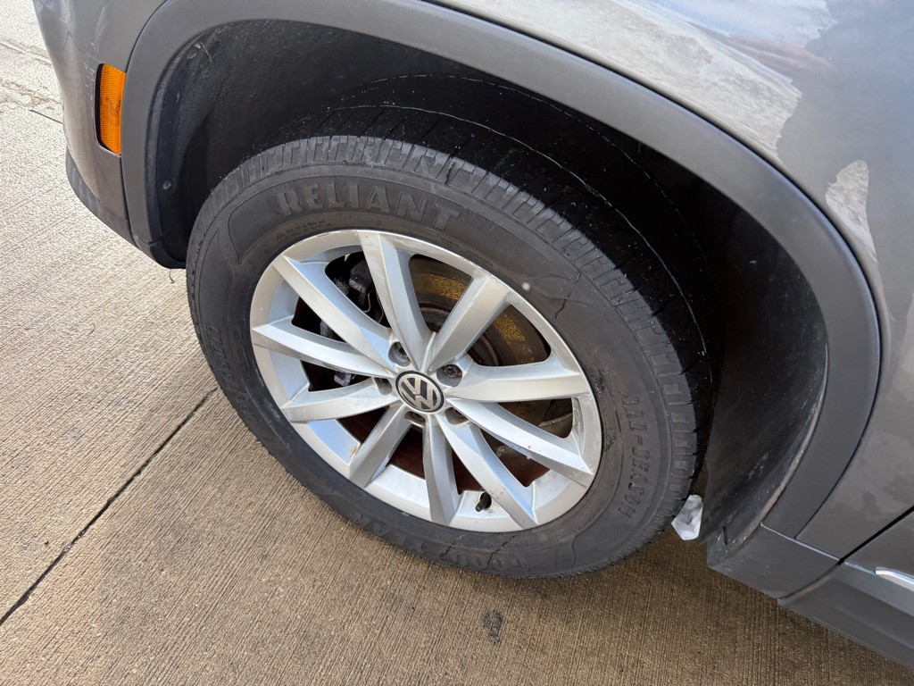 2017 Volkswagen Tiguan Image 10