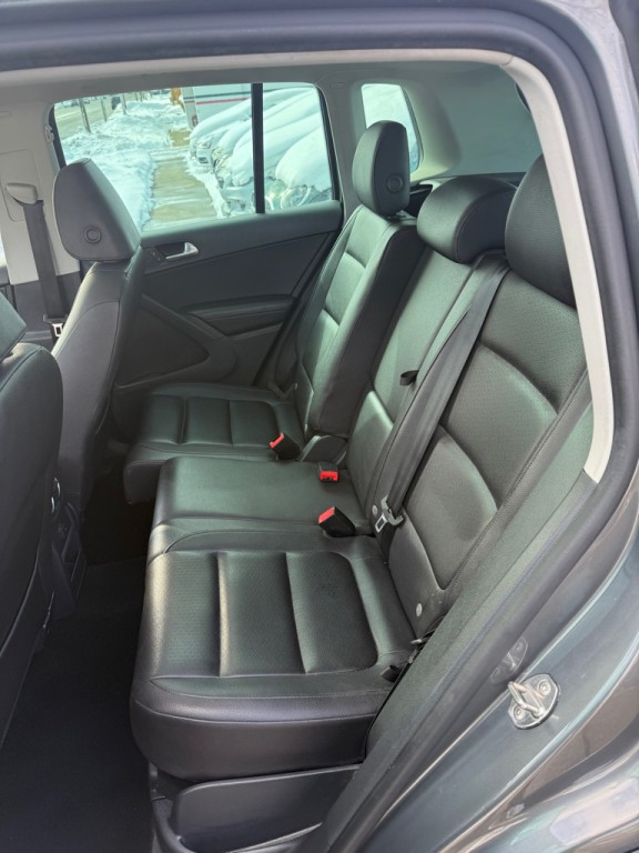 2017 Volkswagen Tiguan Image 16