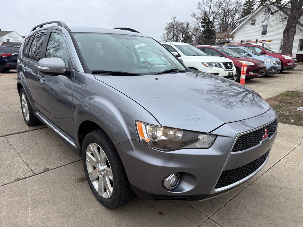 2013 Mitsubishi Outlander Image 3