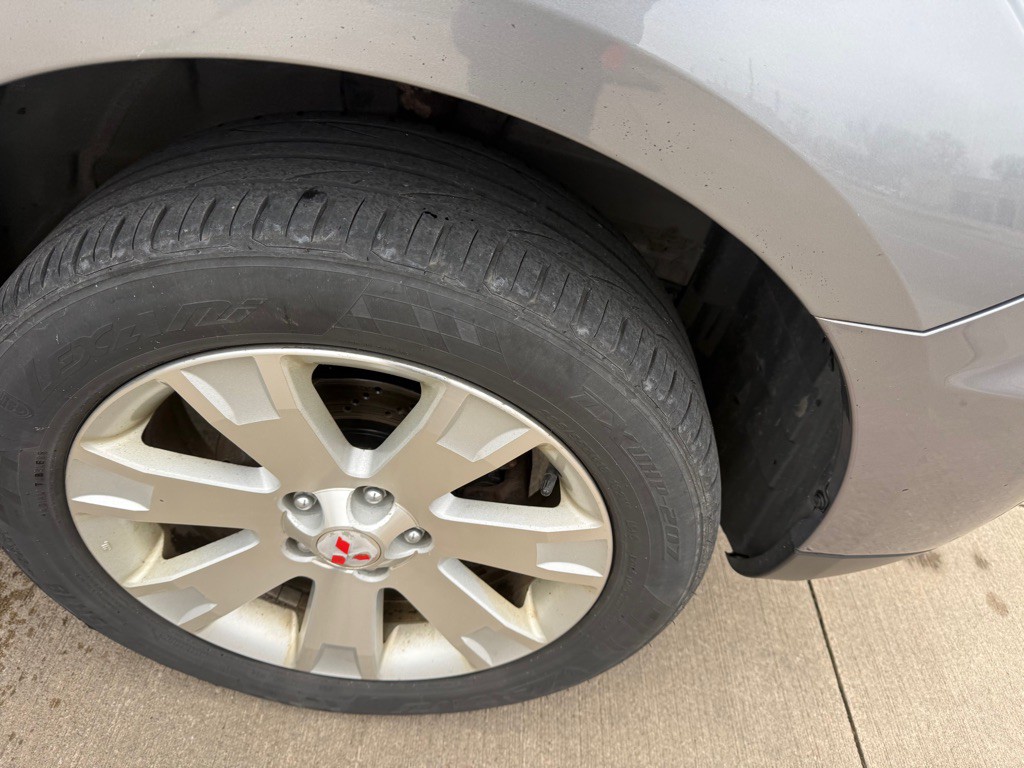 2013 Mitsubishi Outlander Image 4