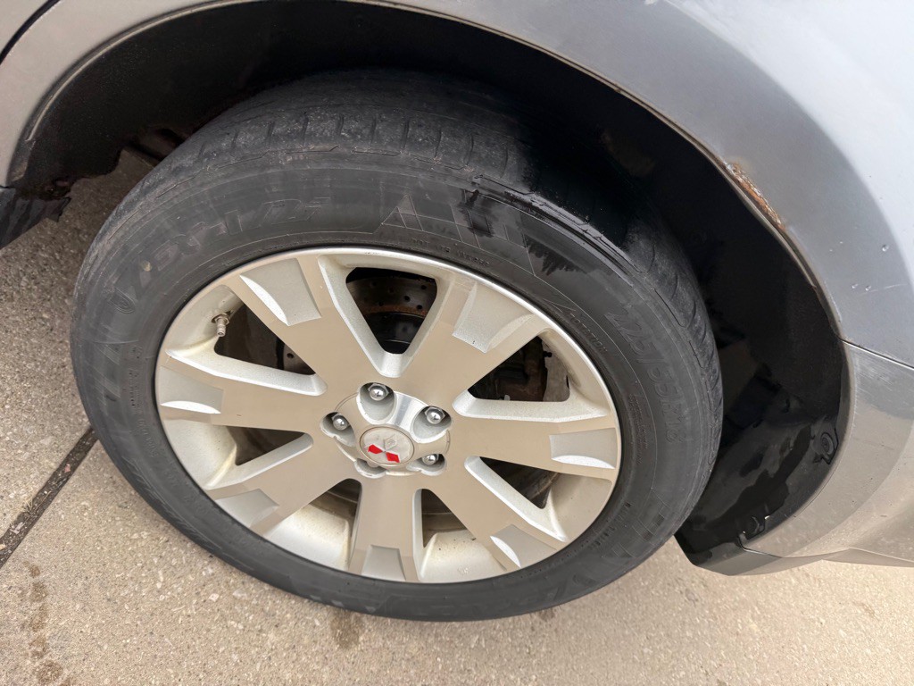 2013 Mitsubishi Outlander Image 11