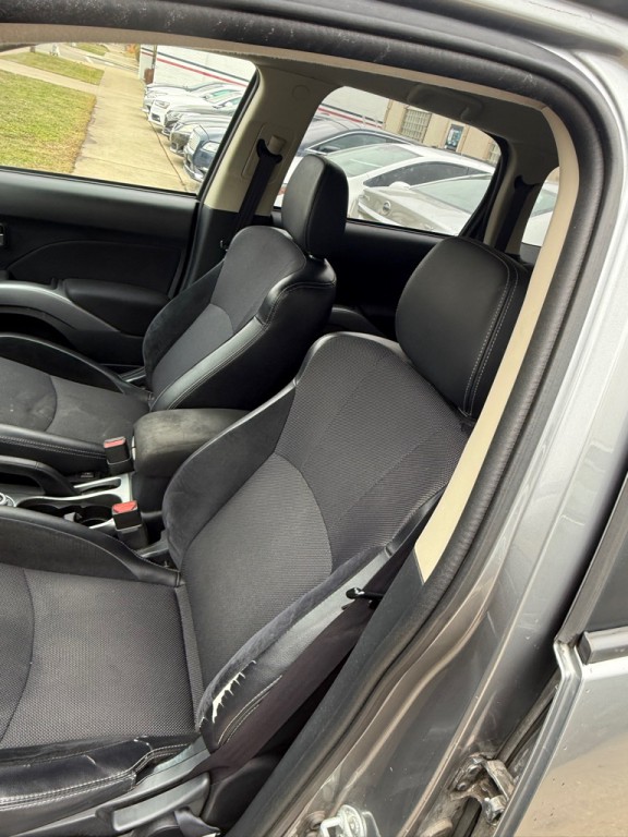 2013 Mitsubishi Outlander Image 12